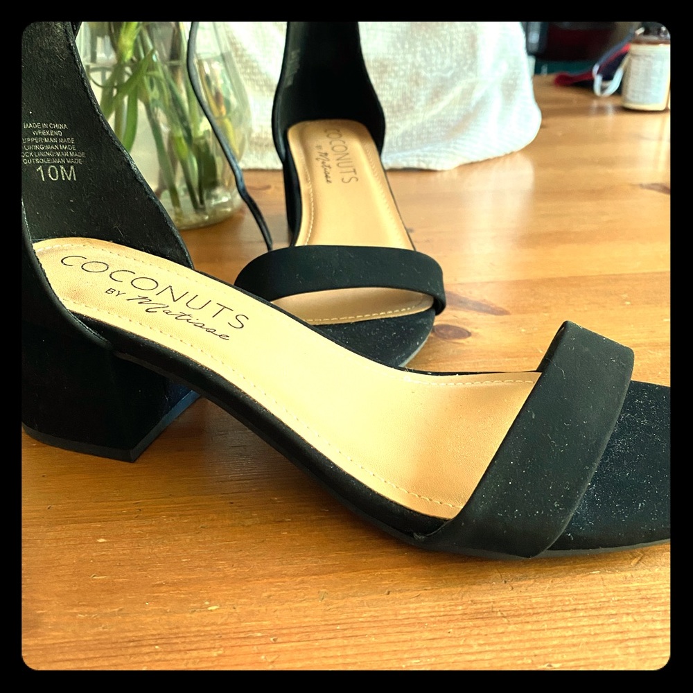 Cute Black Ankle mid-heels!